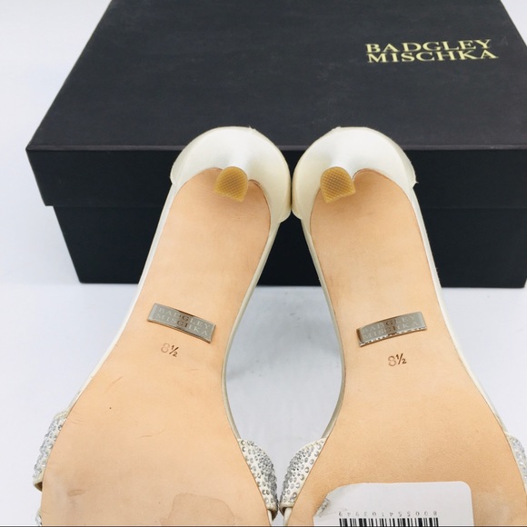 Badgley Mischka Ivory Satin Bridal Heels - Picture 14 of 16